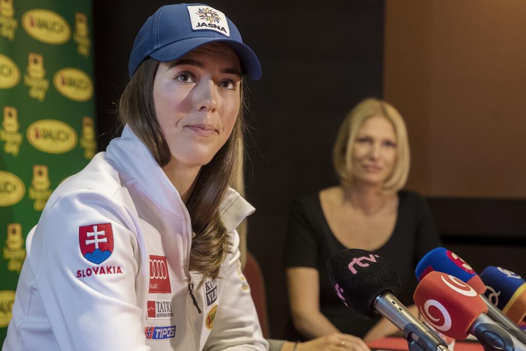 Na snimke slovenska reprezentantka v zjazdovom lyzovani Petra Vlhova pocas tlacovej konferencie pred novou sezonou.
