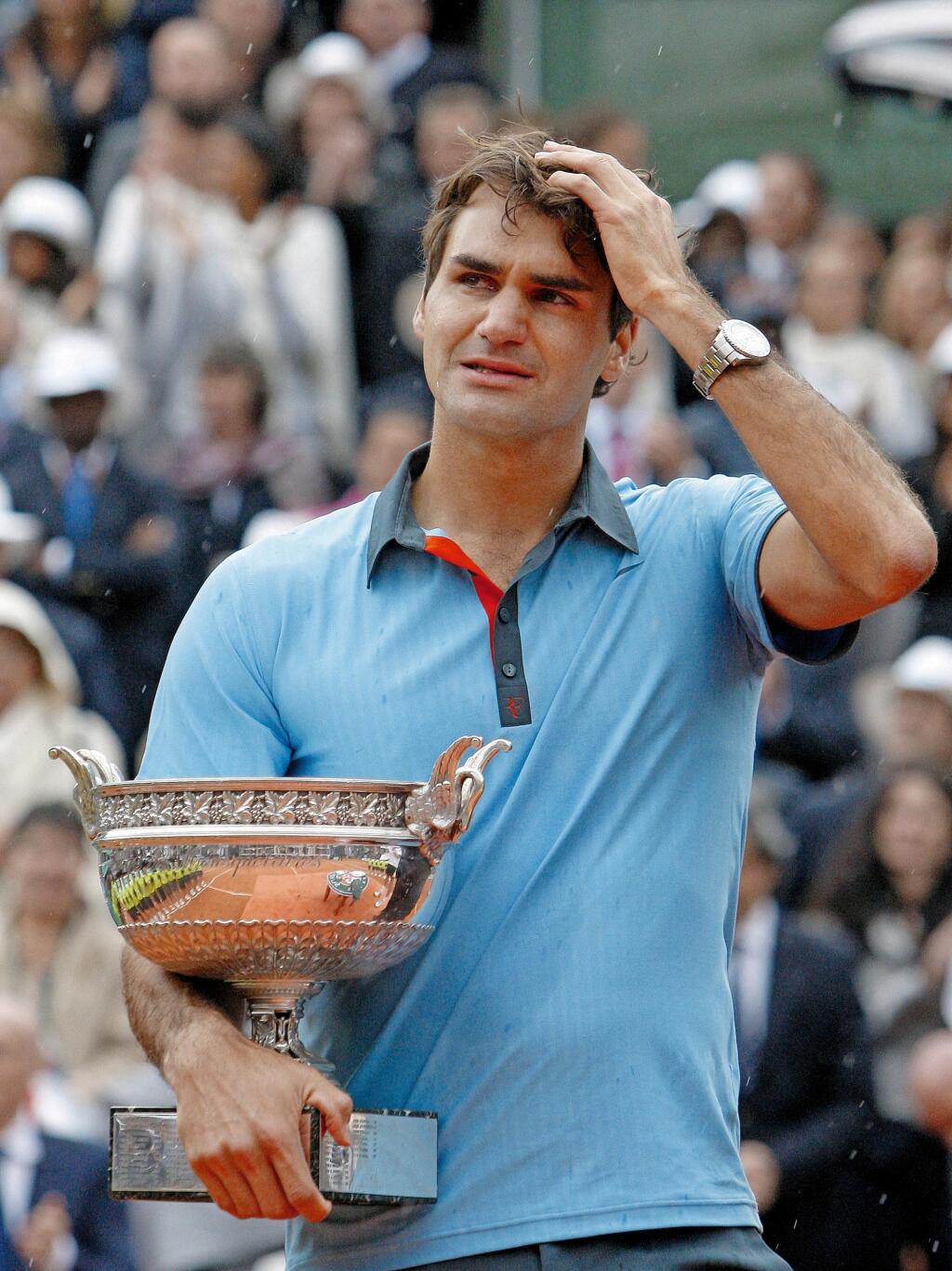 Slávny tenista Roger Federer sa stal ambasádorom švajčiarskeho turizmu. Pri tejto príležitosti s ním telefonoval ikonický herec Robert De Niro.