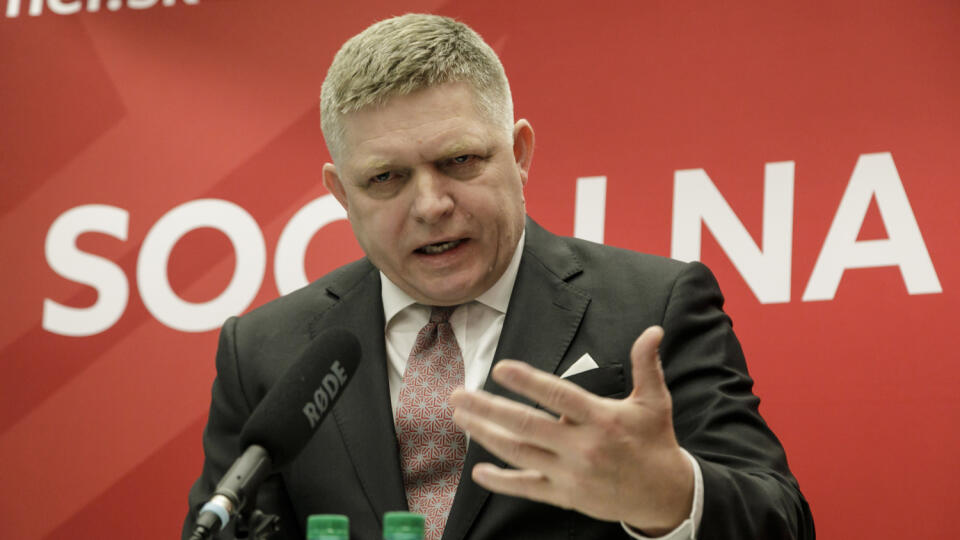 Robert Fico dokáže byť nepríjemný aj v rozhlasovom štúdiu.