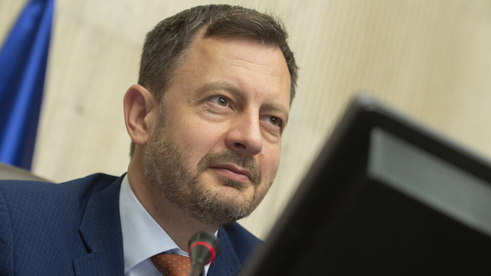 Na snímke premiér SR Eduard Heger (OĽaNO) počas rokovania 82. schôdze vlády SR 1. júna 2022 v Bratislave. FOTO TASR - Martin Baumann