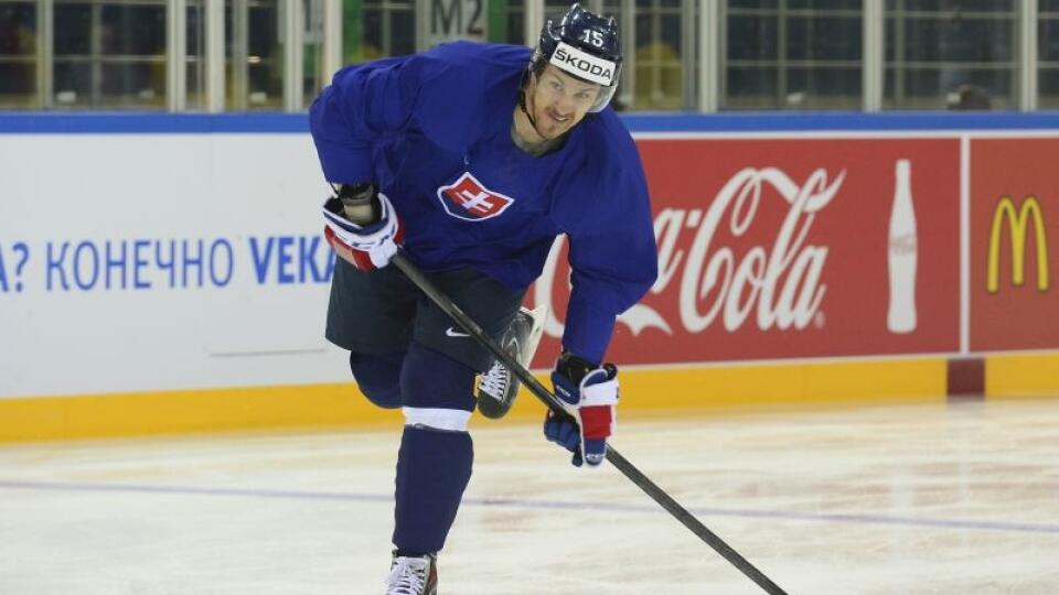 Slovenský útočník a hráč Leksandu Marek Hrivík vyrovnal v úvodnej tretine domáceho zápasu proti Linköpingu premeneným trestným strieľaním na 2:2, no domáci už neskórovali a napokon prehrali 2:5.