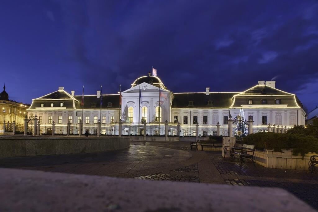 SR Prezidentský palác vianočná výzdoba osvetlenie BAX