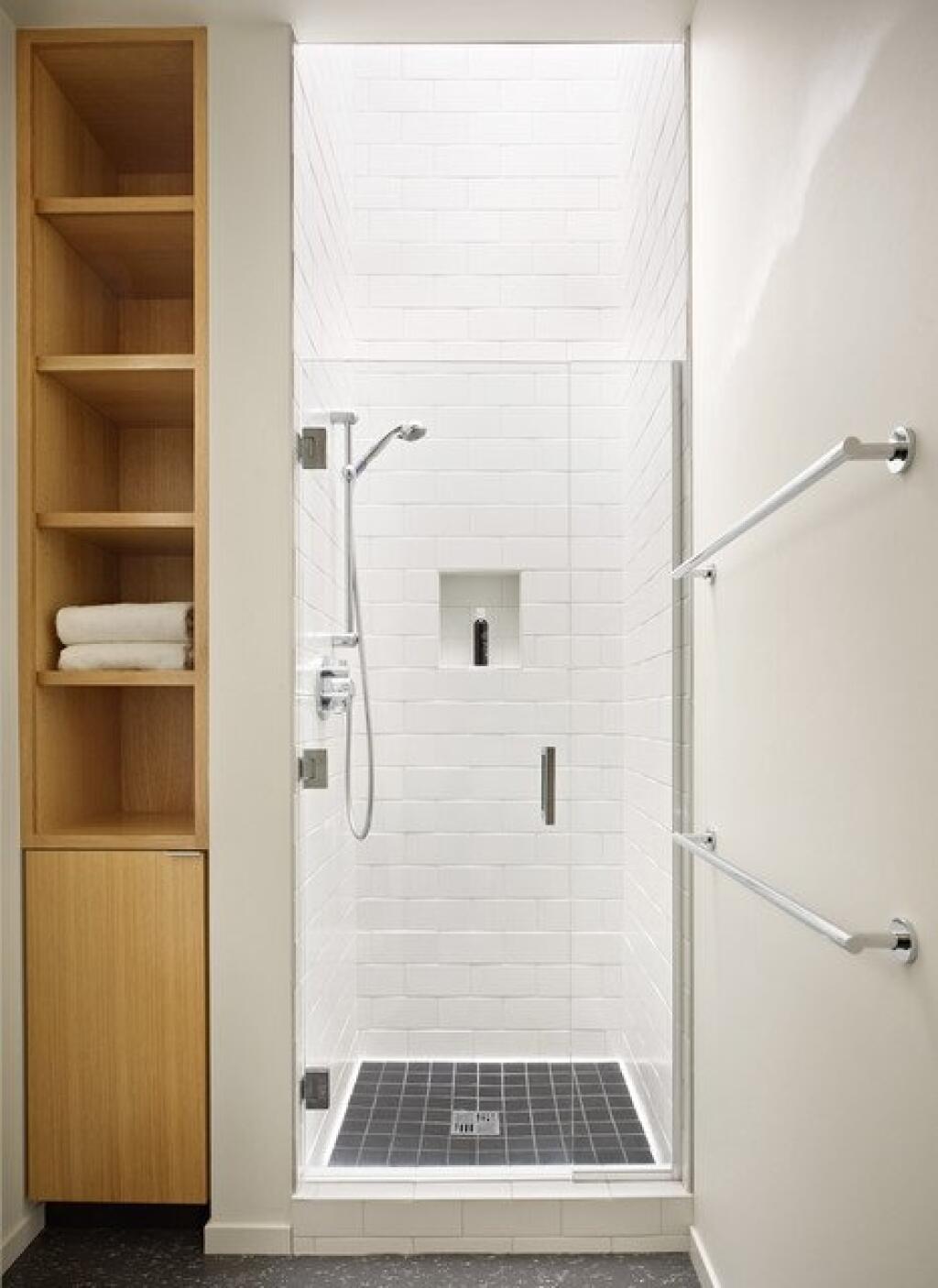 Shower douche. Современная душевая комната. Стильная душевая. Ванная комната с душем. Маленькие душевые.