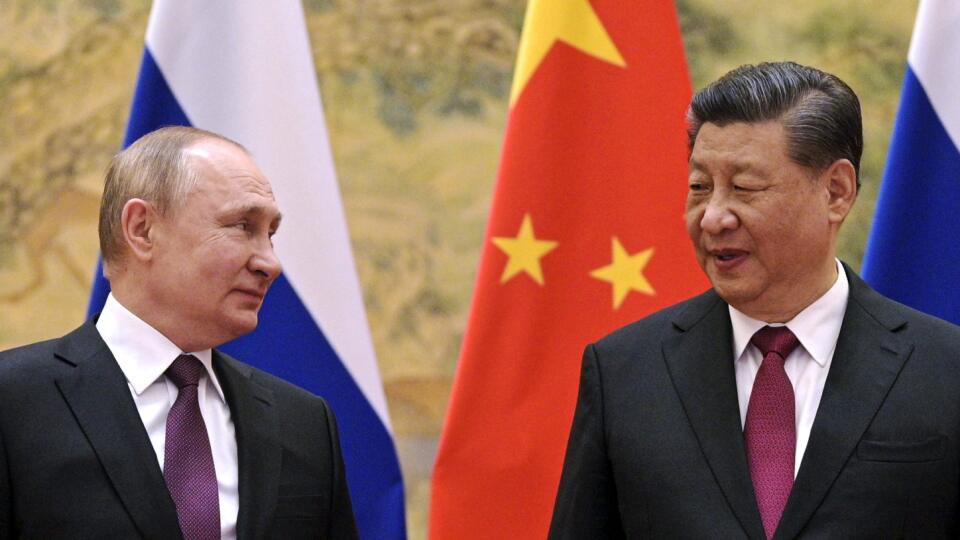 Čína vyzvala na deeskaláciu situácie; Putinovu vojenskú agresiu odmietla odsúdiť