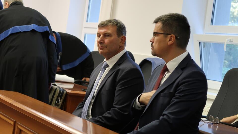 Proces s guvernérom NBS Petrom Kažimírom na ŠTS v Pezinku