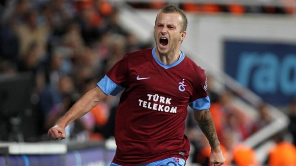 Bývalý slovenský reprezentant Marek Sapara si myslí, že by v prípade prestupu mal zamieriť do PSG.