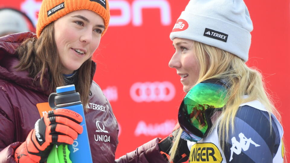 Petra Vlhová a Mikaela Shiffrinová po obrovskom slalome v Kranjskej Gore.