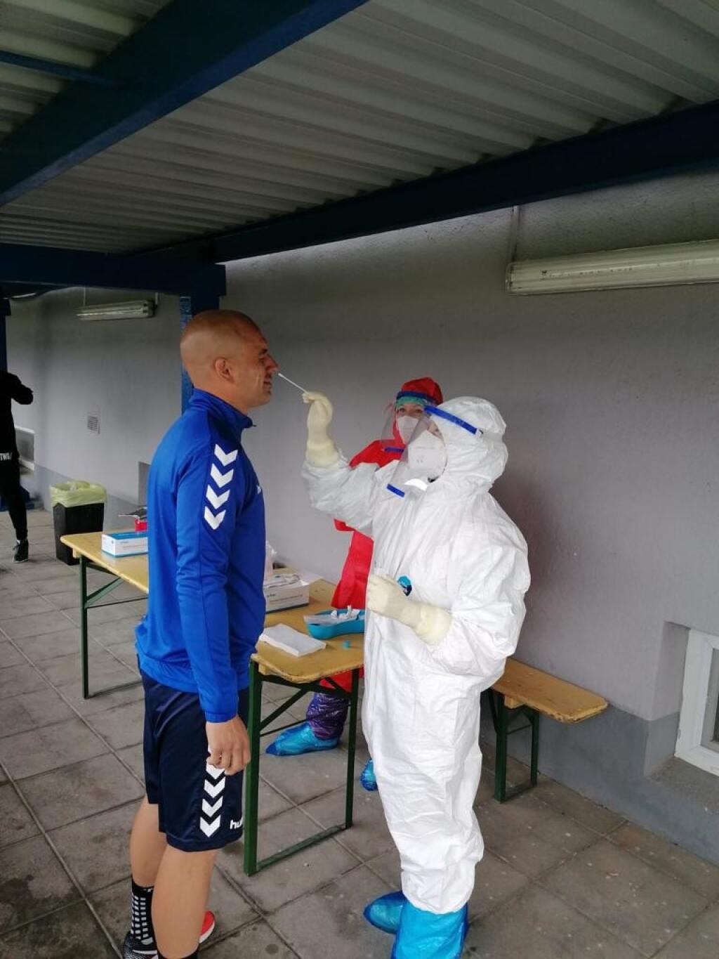 Testovanie na koronavírus v Senici.