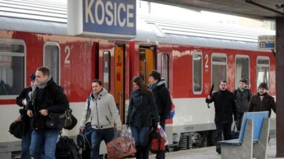 Cestujúcich čakajú zmeny vo vlakovej doprave. Ilustračné foto