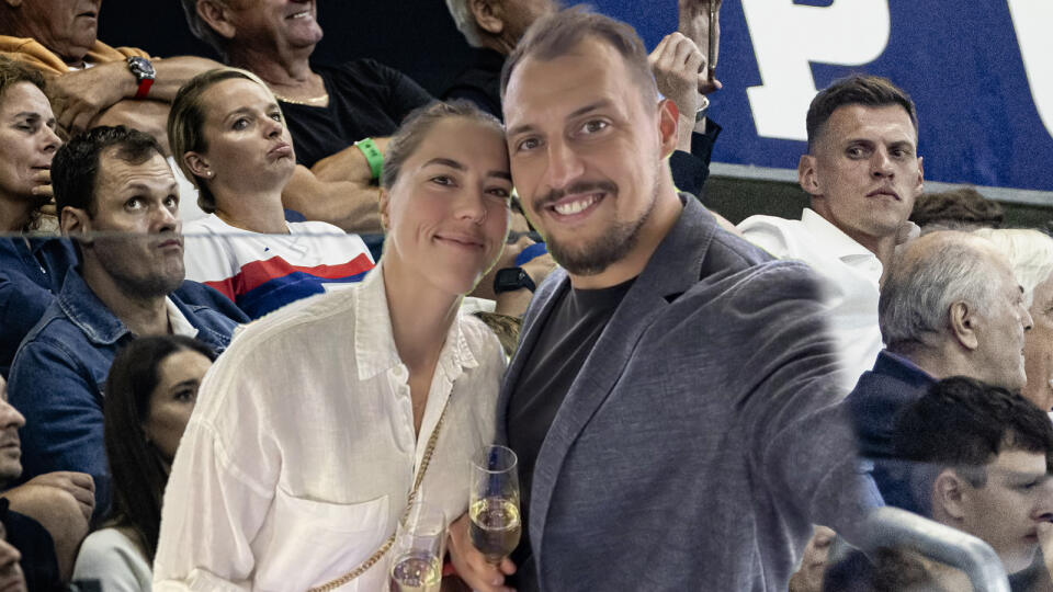 FOTO Tlačili sa, aby videli Ronalda: Aha, ako to prežívali Vlhová, Danko či Malachovská