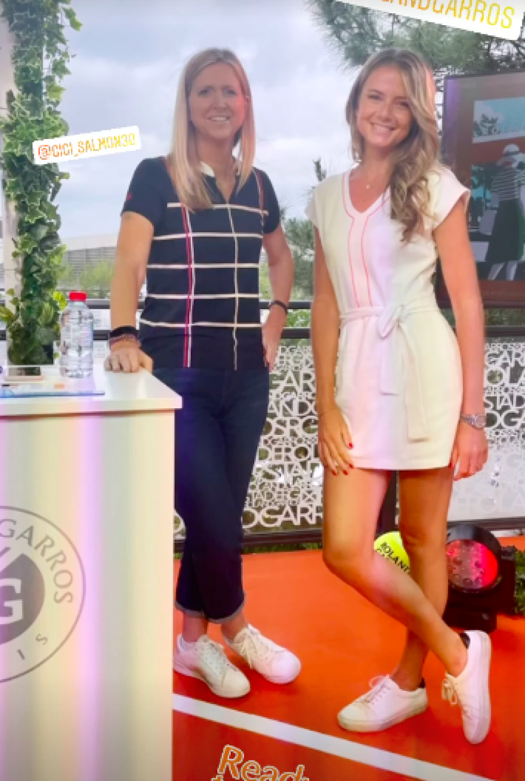 Naša legenda však divákov neudivuje len svojimi znalosťami, ale najmä dokonalou krásou