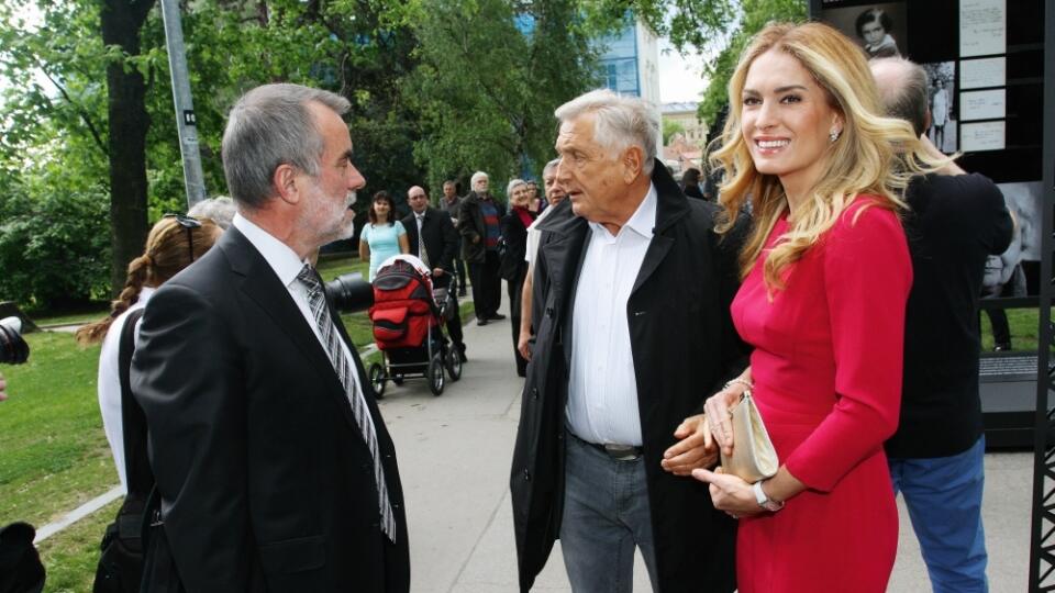 Krásna Olga v tom vie chodiť. Dokázala, že jej manžel Jiří Menzel akceptoval milenca a milenec Jaroslav Brabec manžela.