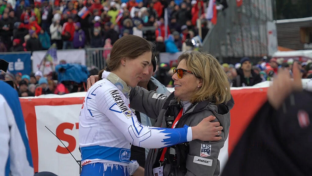 Slovenská lyžiarka Petra Vlhová v Špindlerovom Mlyne ukázala charakter. Namierila si to priamo za mamou svojej najväčšej súperky, Eileen Shiffrin.