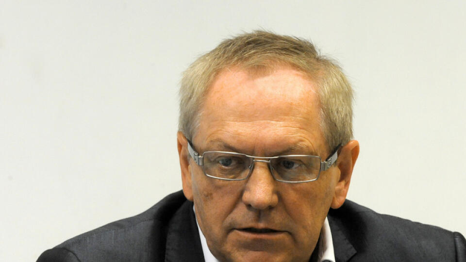 Prezident Asociácie súkromných lekárov (ASL) Ladislav Pásztor si chce počkať na záväzné rozhodnutie.