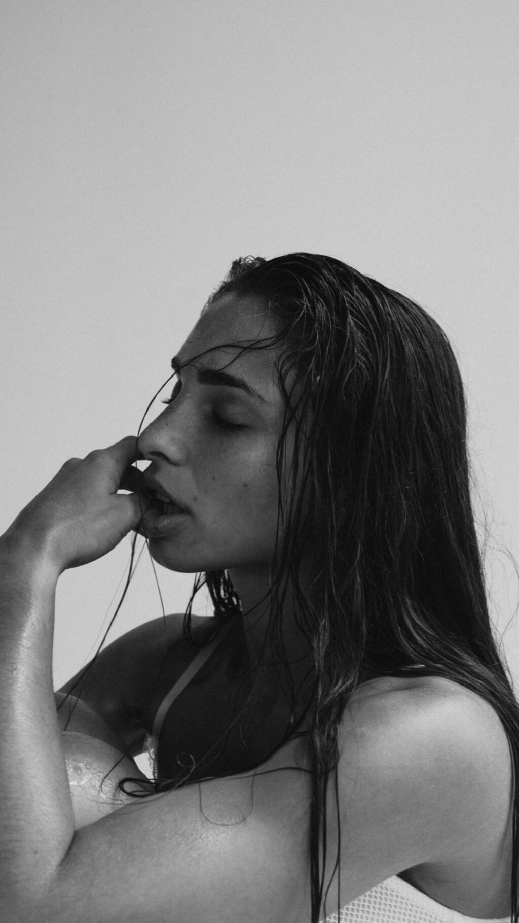 Sophia sa zverila do rúk profesionálnej fotografky a vznikli z toho takéto pikantné zábery.