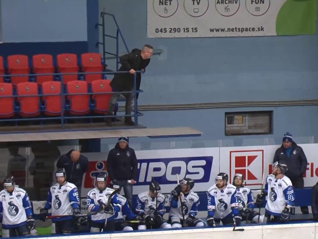 Ľupták v tejto sezóne vybuchol len raz, keď si neudržal na uzde nervy v dueli s Popradom ešte počas základnej časti. Disciplinárka SZĽH mu následne zakázala navštevovať zápasy na štadióne na dva mesiace.