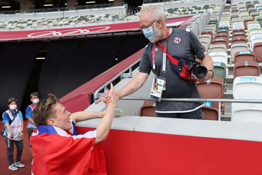 Karsten Warholm v behu na 400m cez prekážky prekonal svetový rekord a získal zlato na olympiáde v Tokiu.
