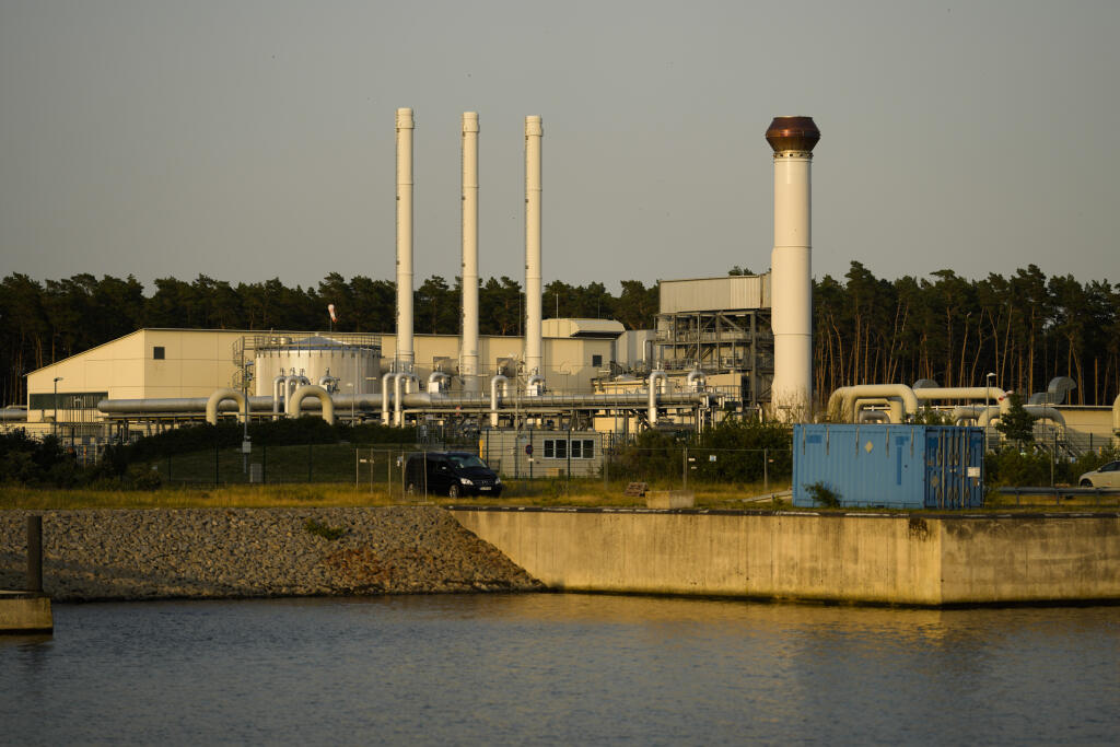 KK31 archív Lubmin - Na archívnej snímke z 20. júla 2020 prijímacia stanica  plynovodu Nord Stream 1 v Baltskom mori a odovzdávacia stanica plynovodu OPAL v Lubmine na severe Nemecka. Ceny zemného plynu v Európe po štyroch dňoch poklesu v utorok 27. septembra 2022 ožili a vzrástli. Dôvodom sú problémy na ruských plynovodoch, ktoré zvýšili neistotu ohľadom budúcich dodávok komodity.  Európske kontrakty na plyn pritom začiatkom tohto týždňa klesli na dvojmesačné minimá. Ale v pondelok (26. 9.) več