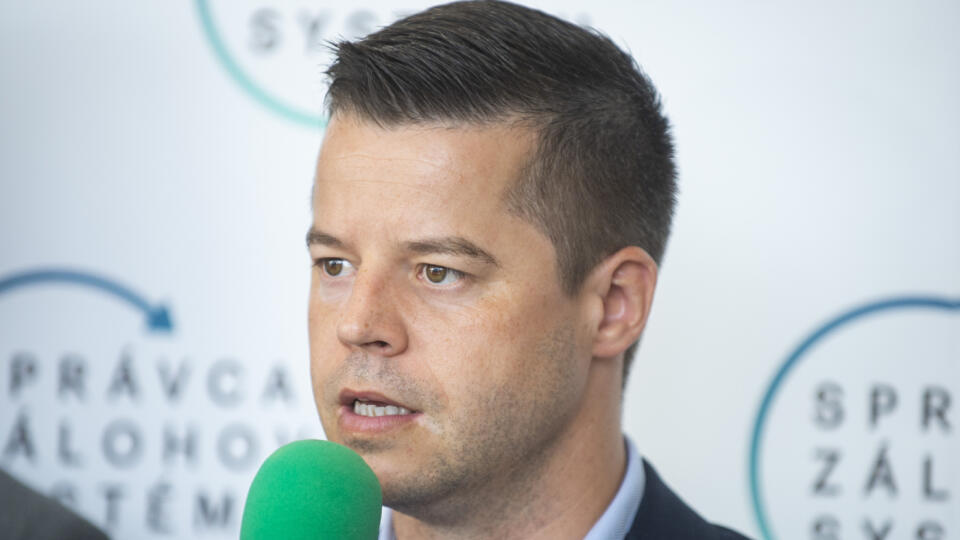 Na snímke predseda Slovenskej aliancie moderného obchodu Martin Krajčovič počas tlačovej konferencie Správcu zálohového systému na tému Prezentácia výsledkov užívateľského testu obslužnosti zálohomatov v odbernej sieti zálohového systému a ich prístupnosti, osobami s ťažkým zdravotným postihnutím 30. júna 2023 v Bratislave. FOTO TASR - Jakub Kotian