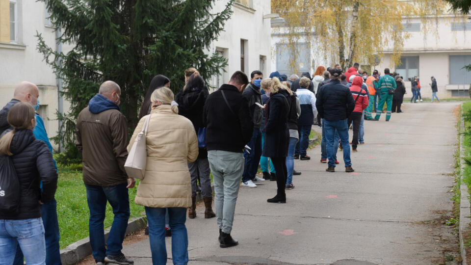 Na niektoré mobilné odberové miesta sa už bez objednávky nedostanete. Zoznam nájdete na stránke Ministerstva zdravotníctva SR.