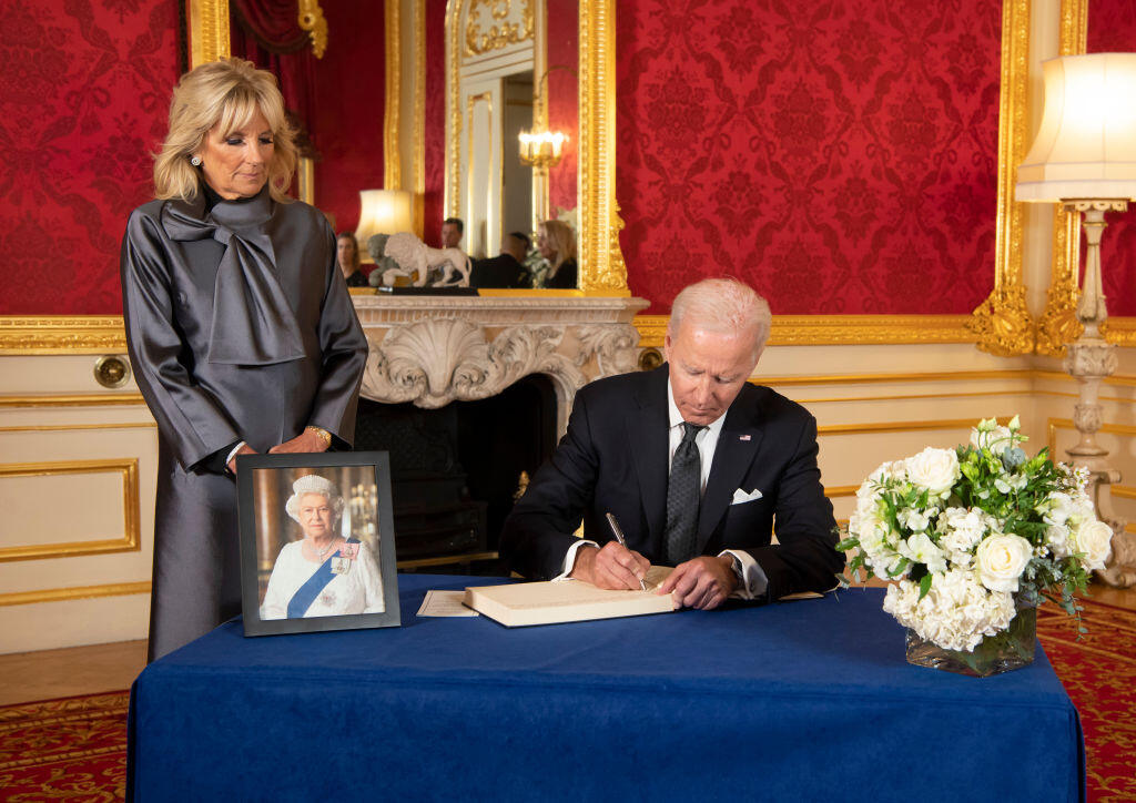 Na pohreb kráľovnej Alžbety II. v Londýne prišli politickí lídri, monarchovia aj zástupcovia diplomatických delegácií z celého sveta. Na snímke prezident USA Joe Biden.