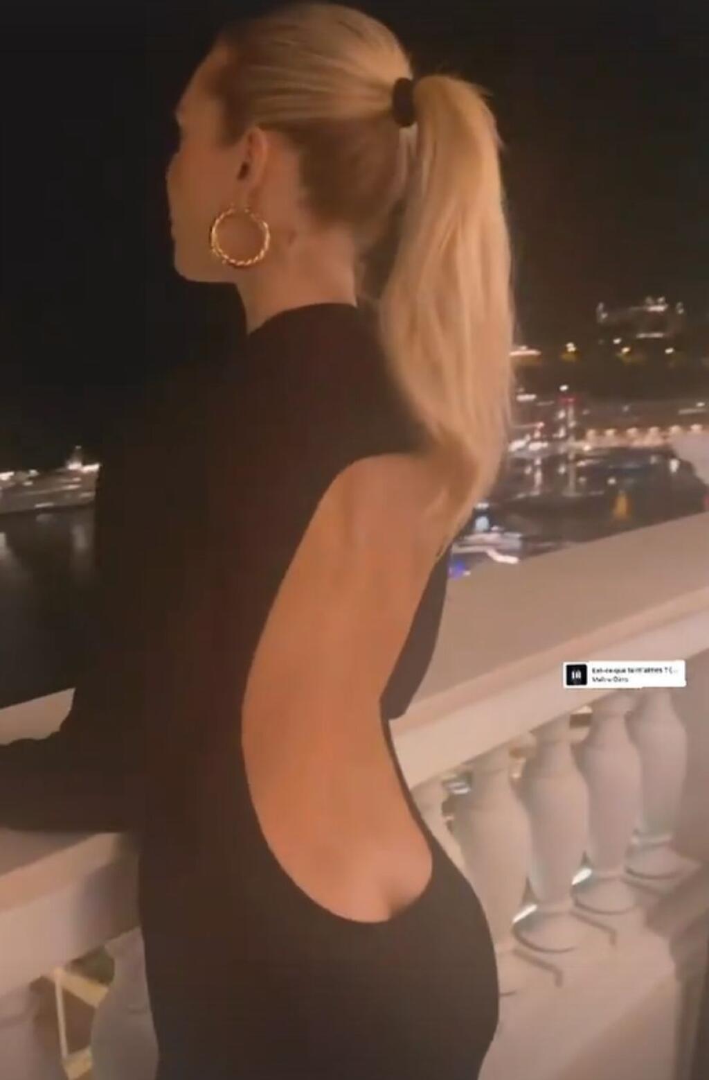 Sexi Ilary Blasisa pochválila novým outfitom, spod ktorého jej vykúkal zadok bez spodnej bielizne.