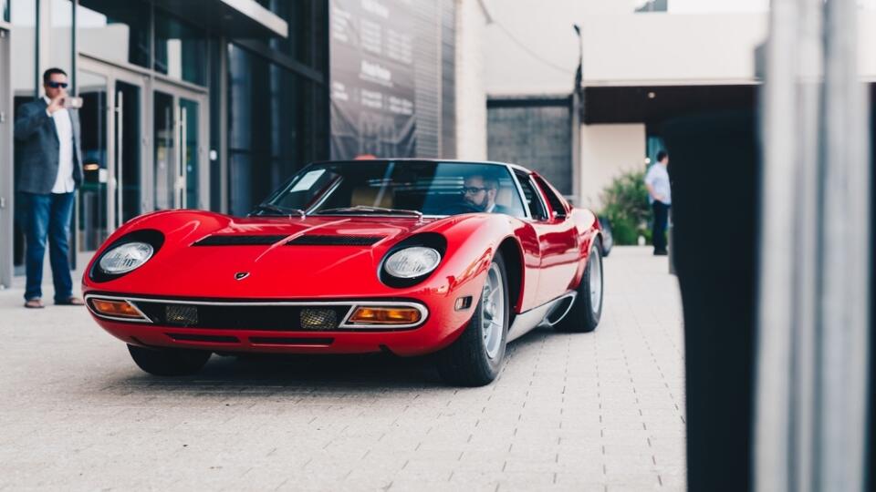 Shenzhen,,China,-,January,8,2022:,A,Red,Lamborghini,Miura,P400