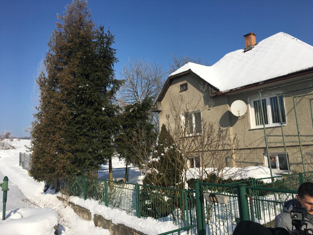 Na dedinách vo veľkých domoch žijú vo veľkom počte dôchodcovia, ktorí si ich svojpomocne postavili ešte za predchádzajúceho režimu.