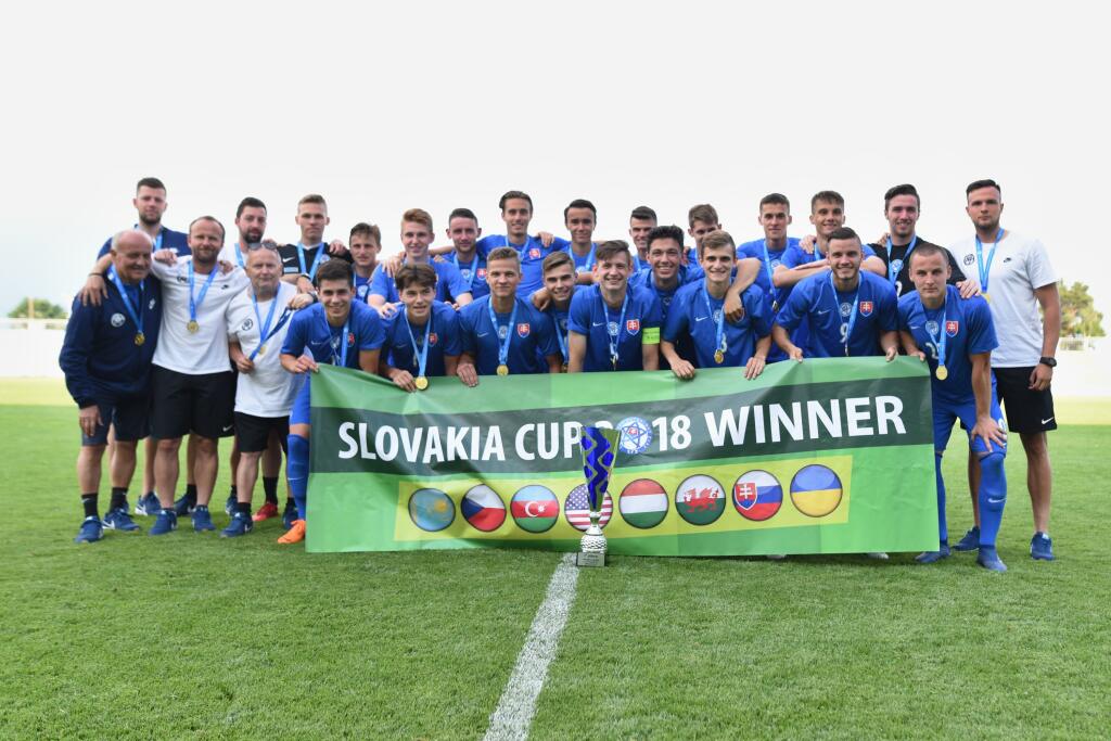 Slovenskí futbalisti do 18 rokov vyhrali vo finále aj bez trénera Malatinského.
