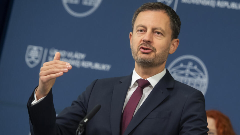Na snímke predseda vlády SR Eduard Heger (OĽaNO) počas tlačovej konferencie na tému