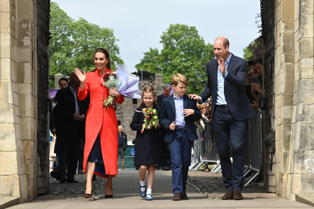 Princezná Charlotte a princ George počas svojho prvého oficiálneho podujatia mimo Londýna v Cardiffe.