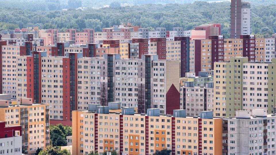 Veľký dopyt a zvyšujúci sa počet novostavieb ťahajú priemerné ceny bytov nahor.