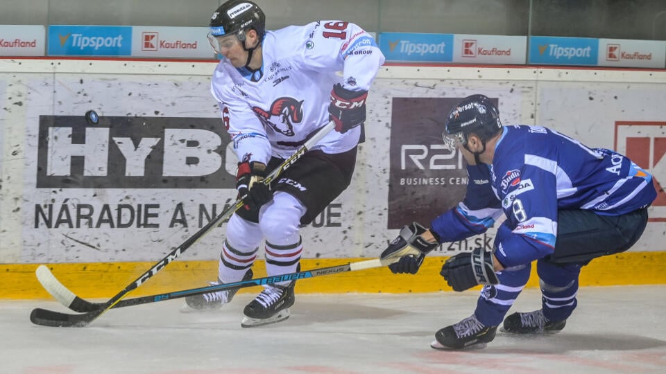 Hokejisti majstrovskej Banskej Bystrice zvíťazili v nedeľu v 14. kole Tipsport Ligy doma nad Popradom 4:1.