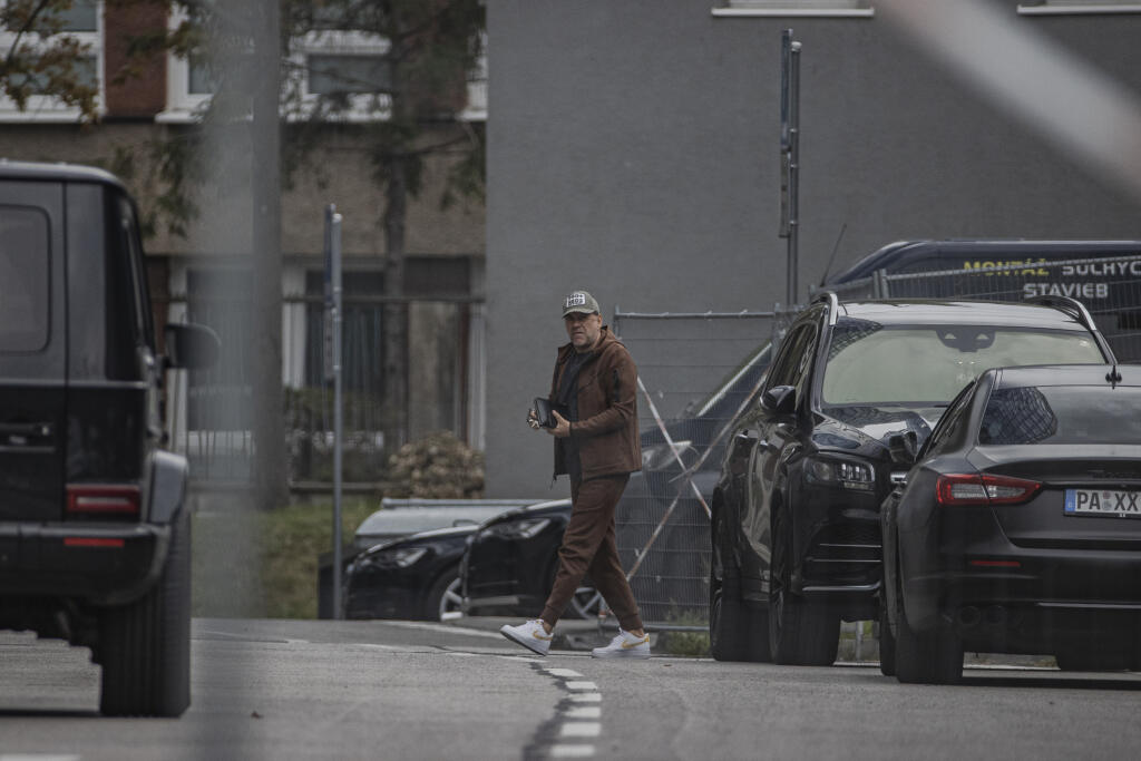 Tréner Vladimír Weiss starší ostáva vo funcii hlavného kouča Slovana Bratislava.