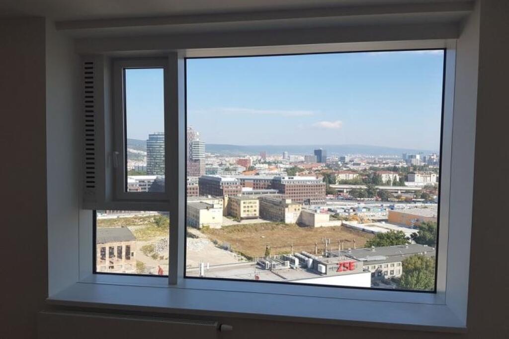 Panorama City: Rušné bývanie vo výškach