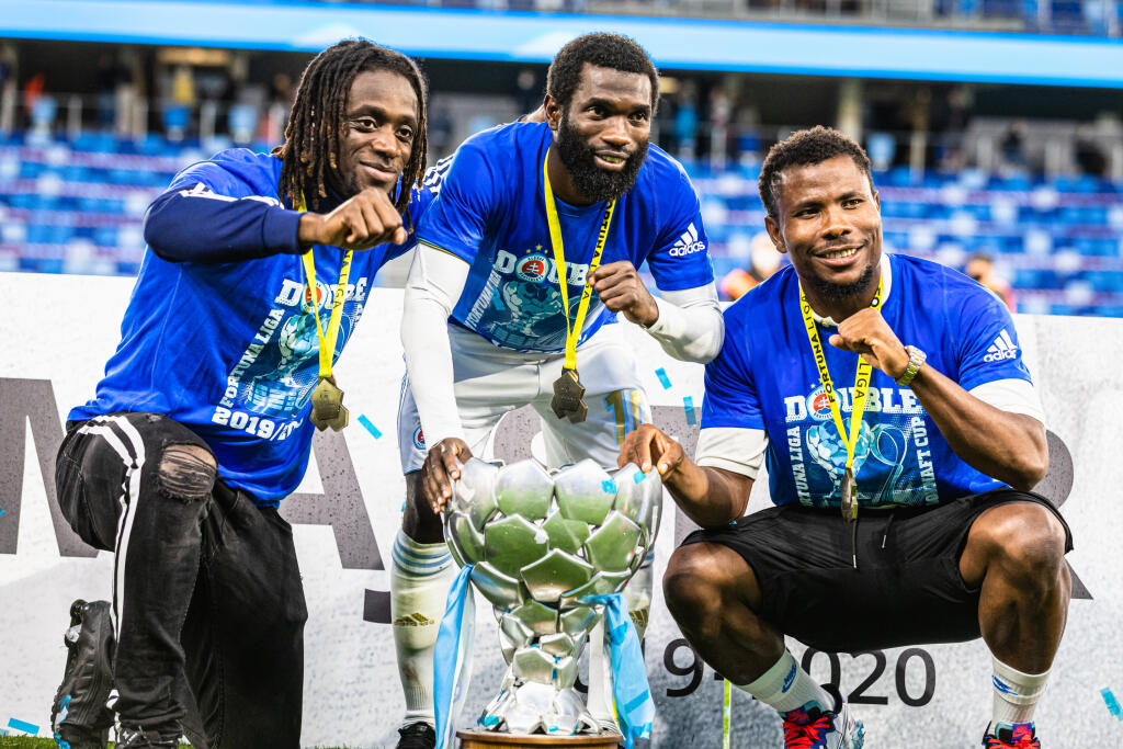 Zľava: Myenty Abena, Ibrahim Rabiu a Ezekiel Henty.