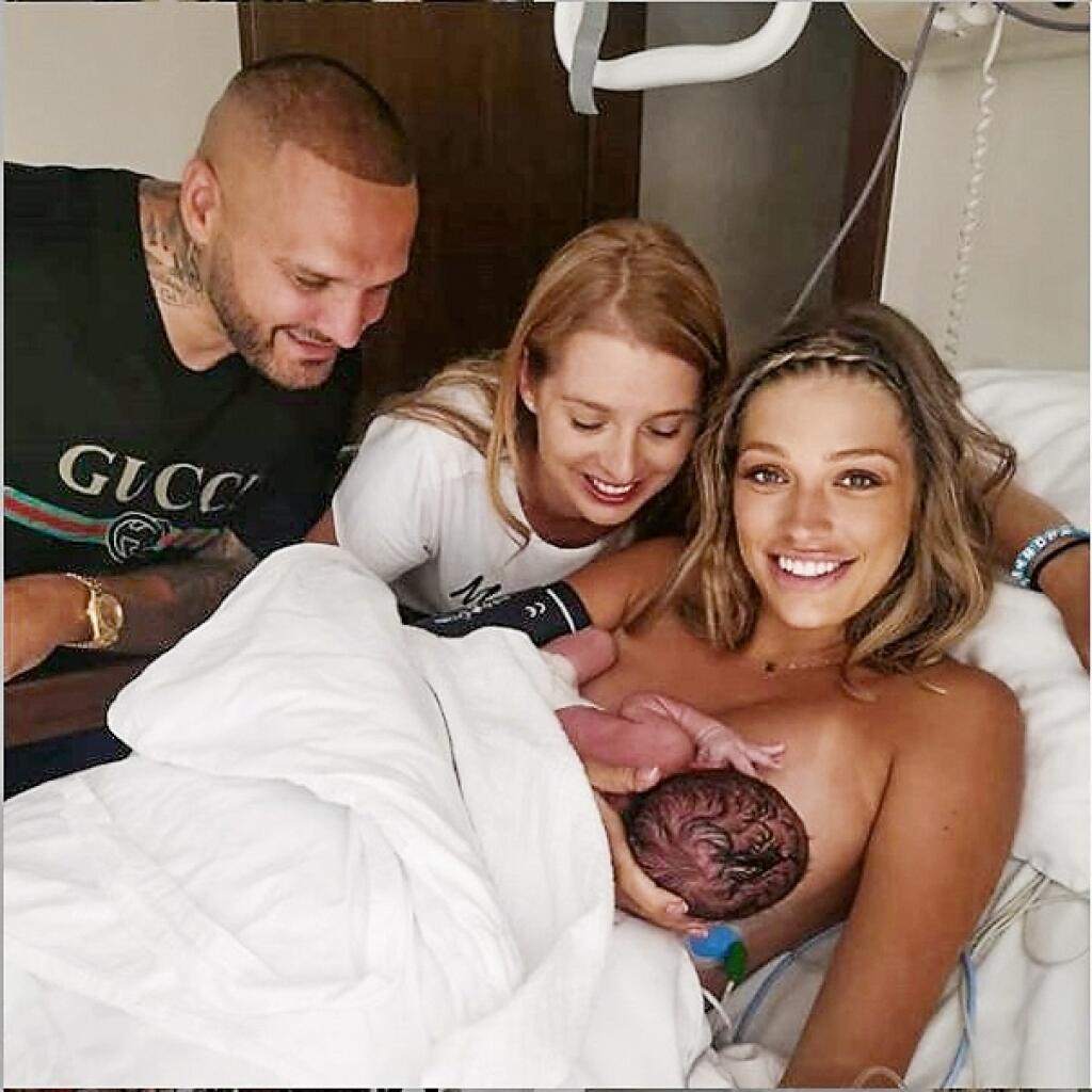 Malý Sanel je hviezdou rodiny.