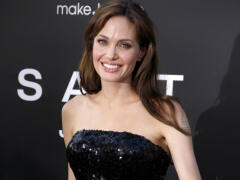 FOTO Radikálna zmena Angeliny Jolie: Poriadne si uletela! Jej dlhé hnedé vlasy sú minulosťou