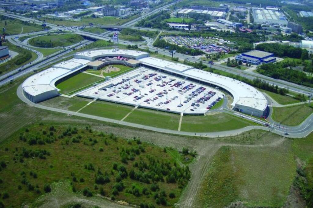 Pražský outlet kúpili Briti
