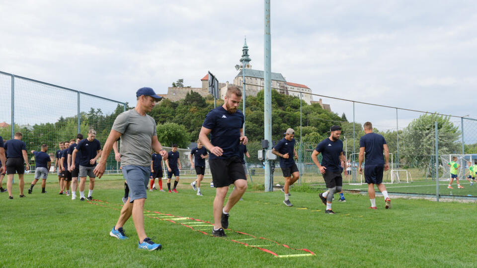 Hokejisti HK Nitra sa stretli na prvom tréningu počas štartu letnej prípravy pred novým ročníkom Tipsport ligy.