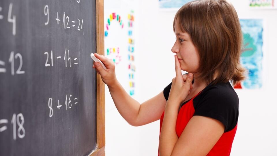 Pre niektorých je výzvou matematika, pre iných materinský jazk. Ilustračné foto