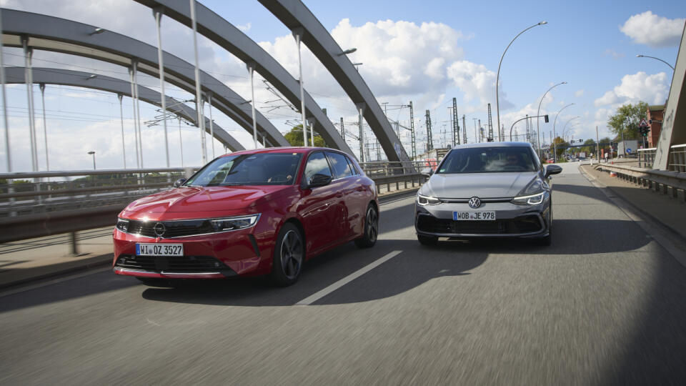 VT Opel Astra 1.2 Turbo ,VW Golf 1.5 eTSI DSG