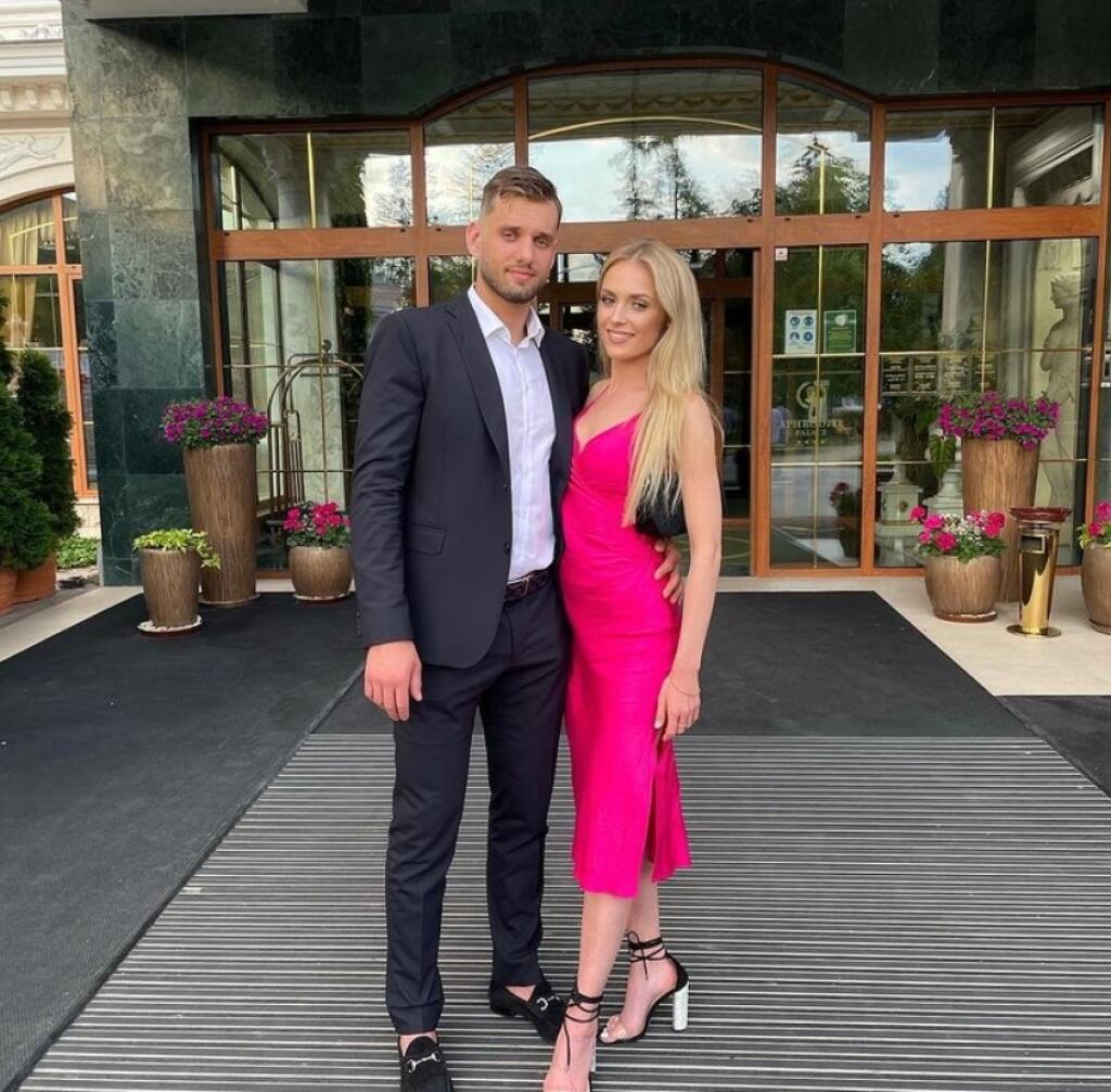 Finalistka Miss Universe si získala srdce nášho obrancu v NHL Christiána Jaroša.