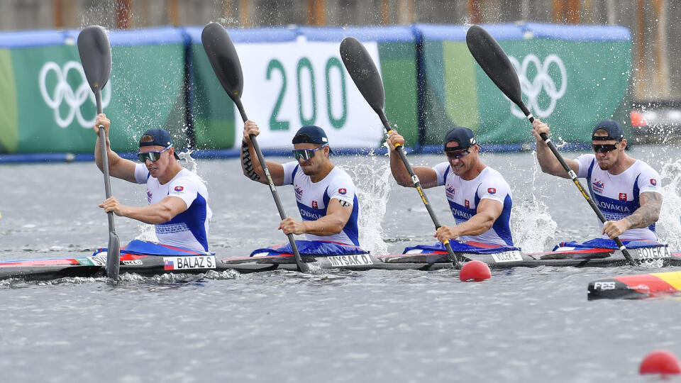 Po štvorkajaku sa z medaile tešil aj dvojkajak