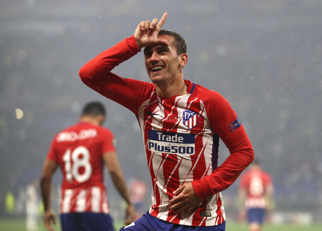 Vedenie španielskeho futbalového klubu Atletico Madrid obvinilo predstaviteľov FC Barcelona z nekalého postupu pri snahe získať Antoineho Griezmanna.