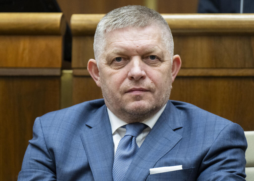 Na snímke premiér SR Robert Fico (Smer-SD) počas hlasovania o schválení rozpočtu v rámci 23. schôdze NR SR 3. decembra 2024 v Bratislave. Poslanci Národnej rady (NR) SR v utorok dopoludnia pokračujú v riadnej 23. schôdzi. Hlasovať by mali aj o návrhu rozpočtu na budúci rok. FOTO TASR - Jakub Kotian