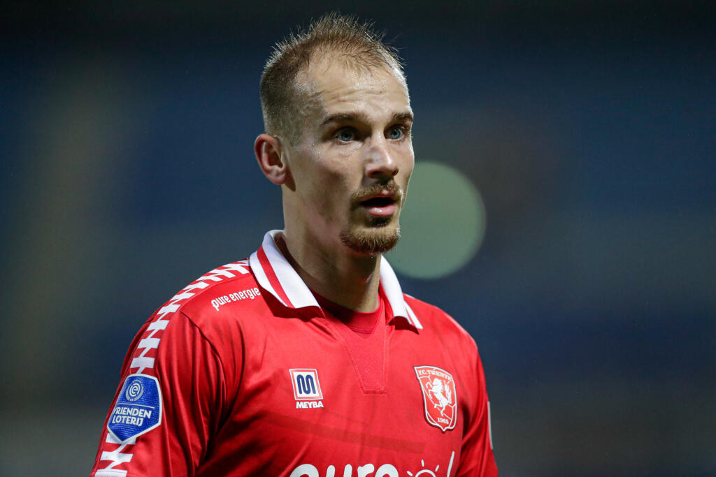 Václav Černý pôsobí už 6 rokov v Holandsku, kde doteraz vystriedal tri kluby. Momentálne oblieka dres Twente Enschede.