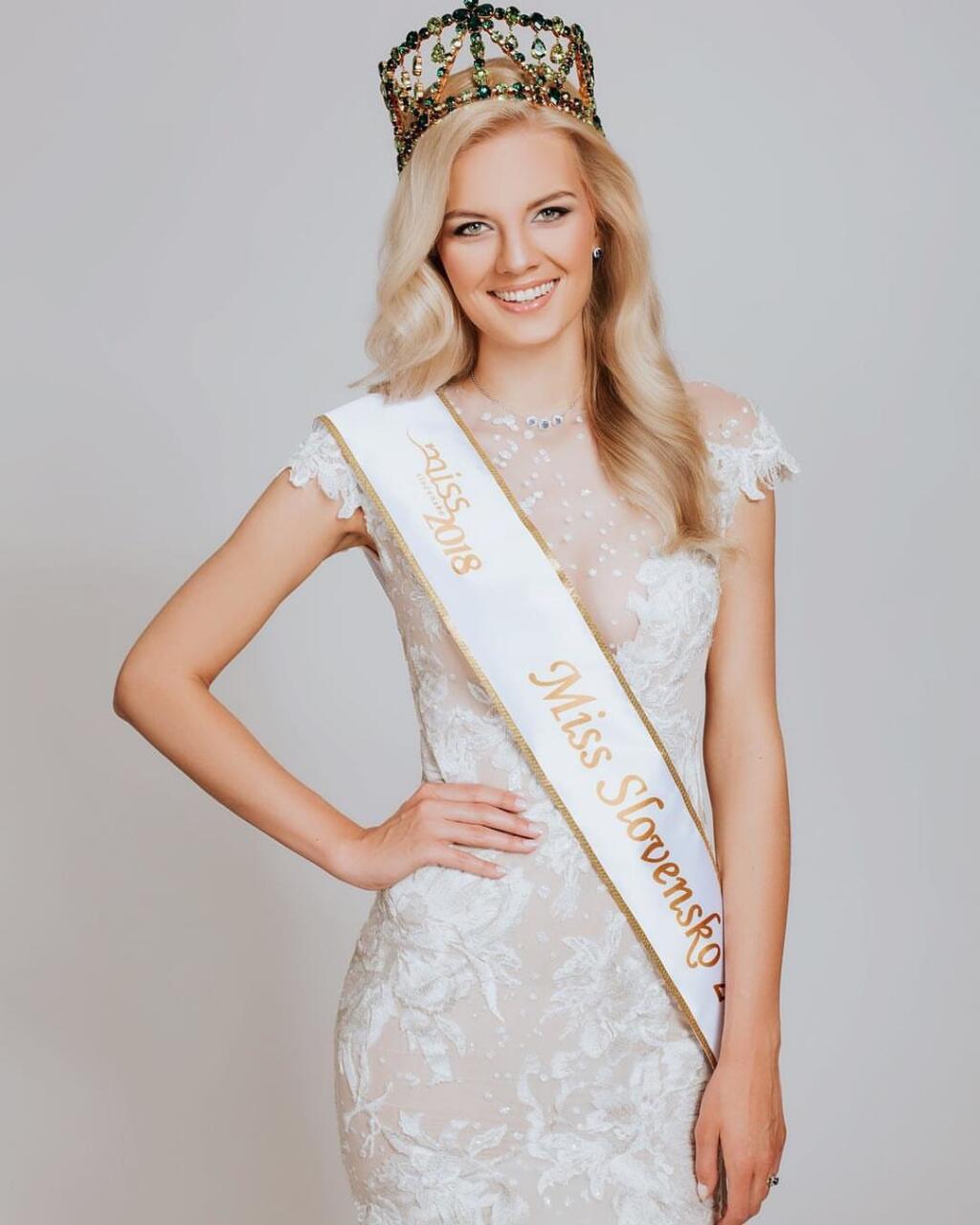 Martin Koscelník a Zuzana Grecová – Futbalista a Miss Slovensko 2018 boli spolu počas finále, ale ich láske zazvonil koniec koncom minulého roka. Aj keď párik prežil spolu krásne časy, nakoniec išli od seba.