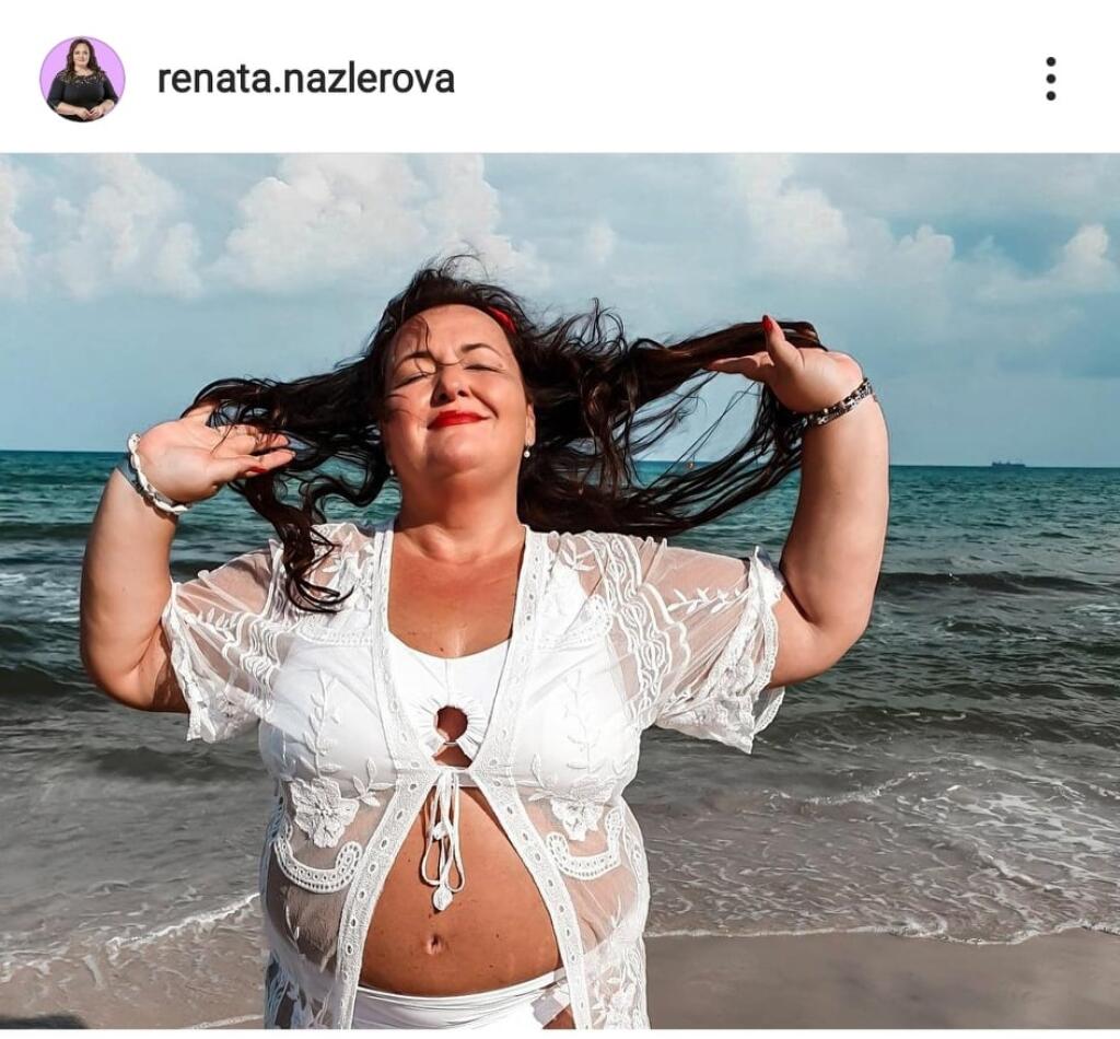 Bývalá moderátorka Renáta Názlerová svoje kilá navyše vôbec nerieši a cíti sa aj s nimi sexi.