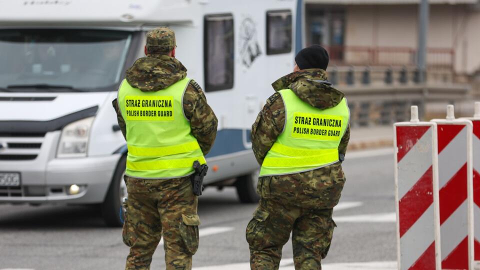 AZ12 Chyžné - Policajti